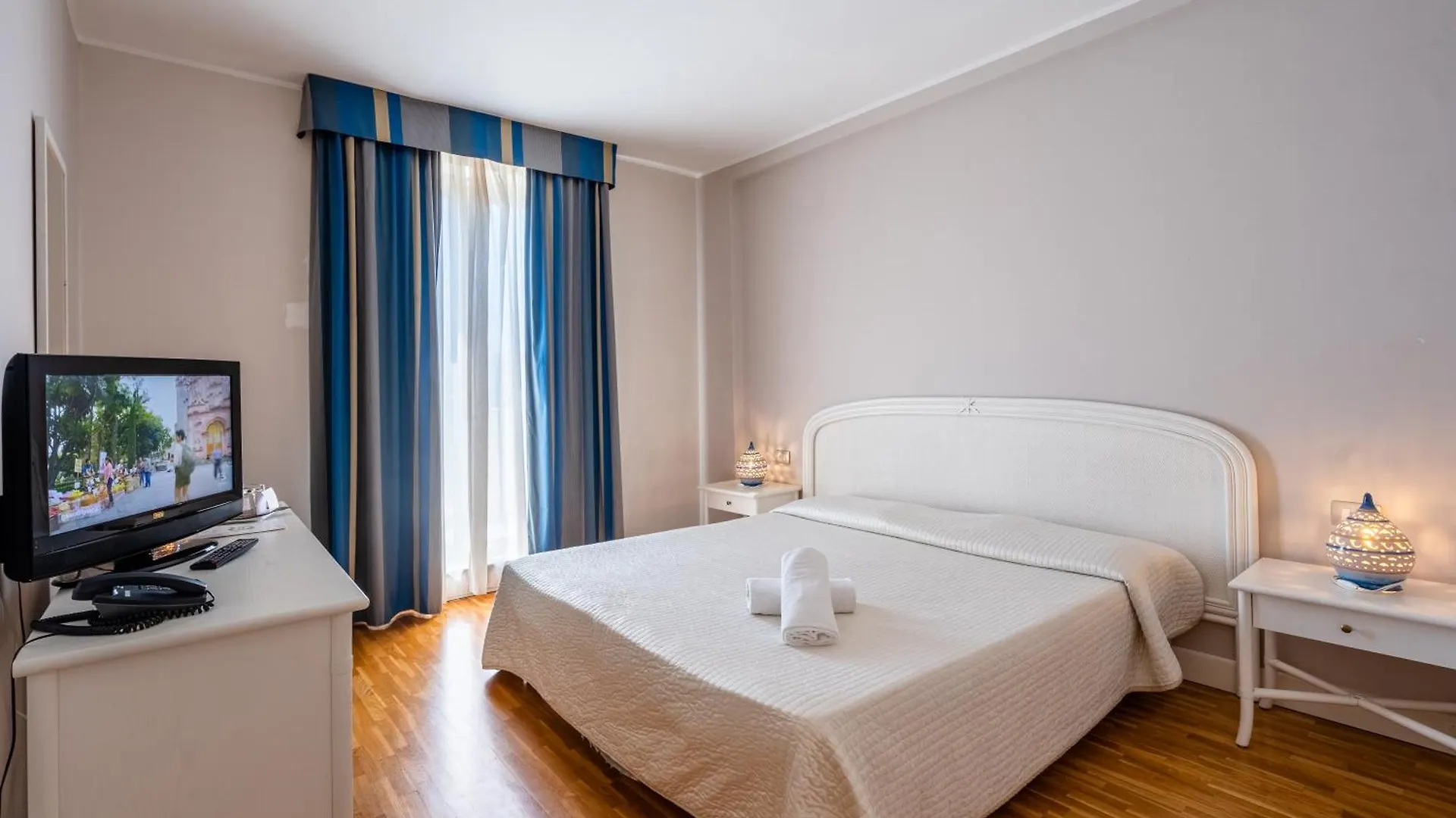 Capo Peloro Hotel (Adults Only) Торре-Фаро