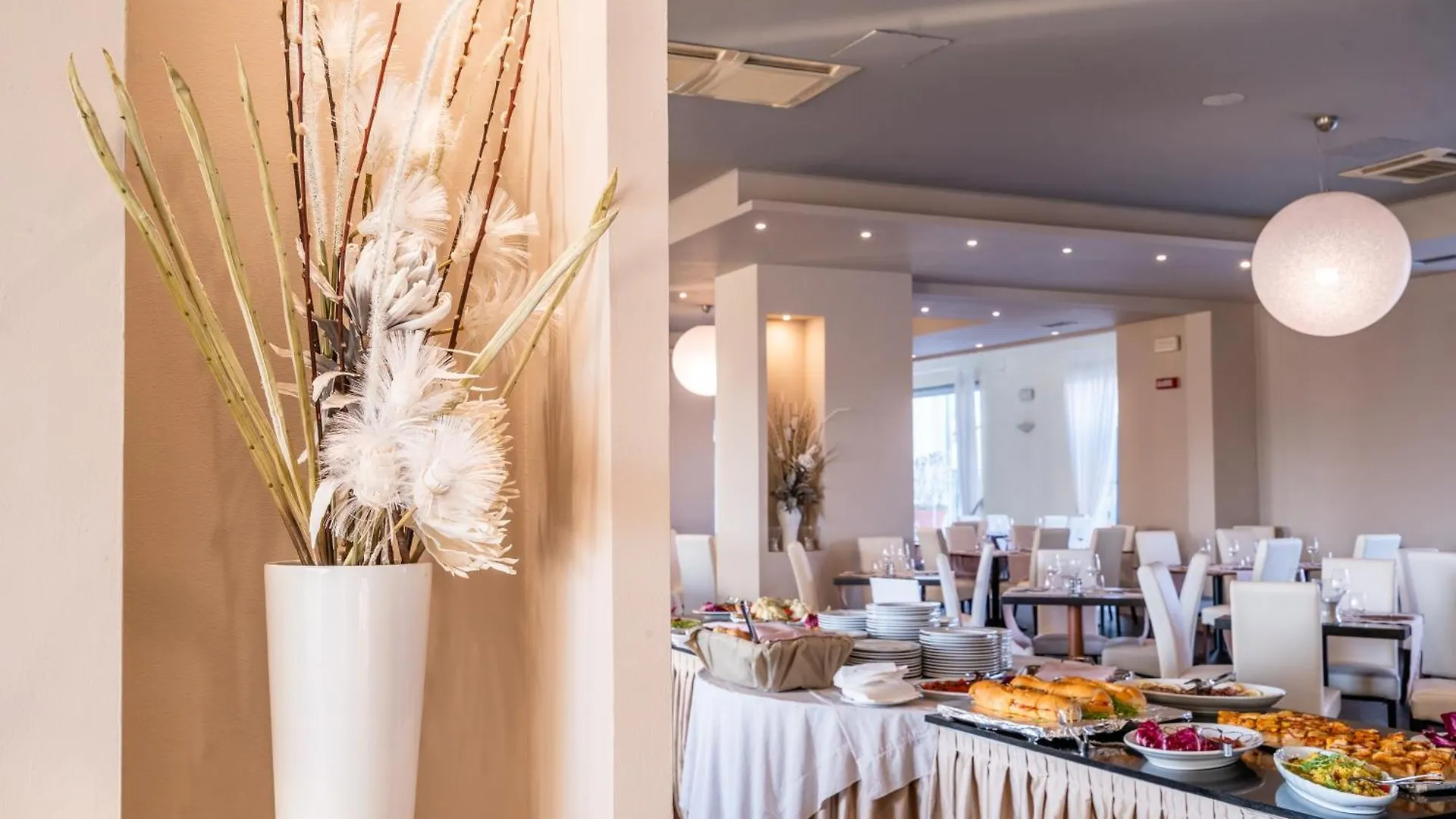 Capo Peloro Hotel (Adults Only) Торре-Фаро