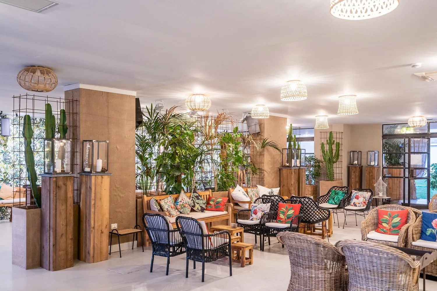 Capo Peloro Hotel (Adults Only) Торре-Фаро